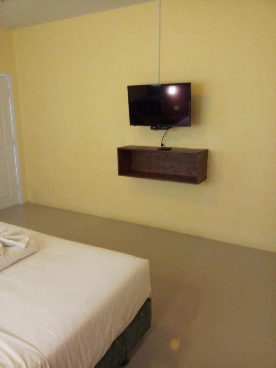 Bangtao Mango House (Adults Only) Apartment Pantai Bang Tao Bagian luar foto