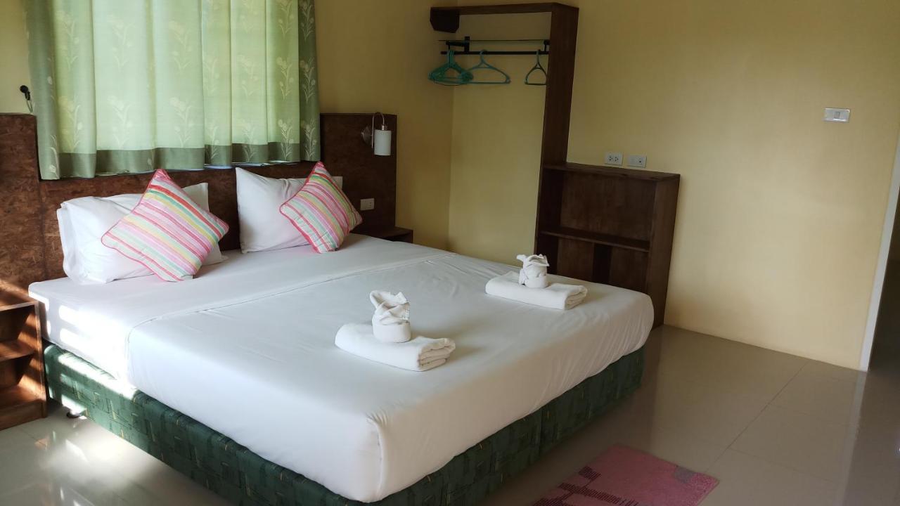 Bangtao Mango House (Adults Only) Apartment Pantai Bang Tao Bagian luar foto