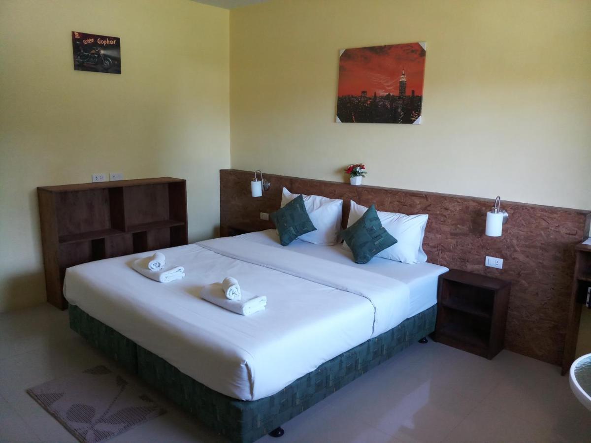 Bangtao Mango House (Adults Only) Apartment Pantai Bang Tao Bagian luar foto